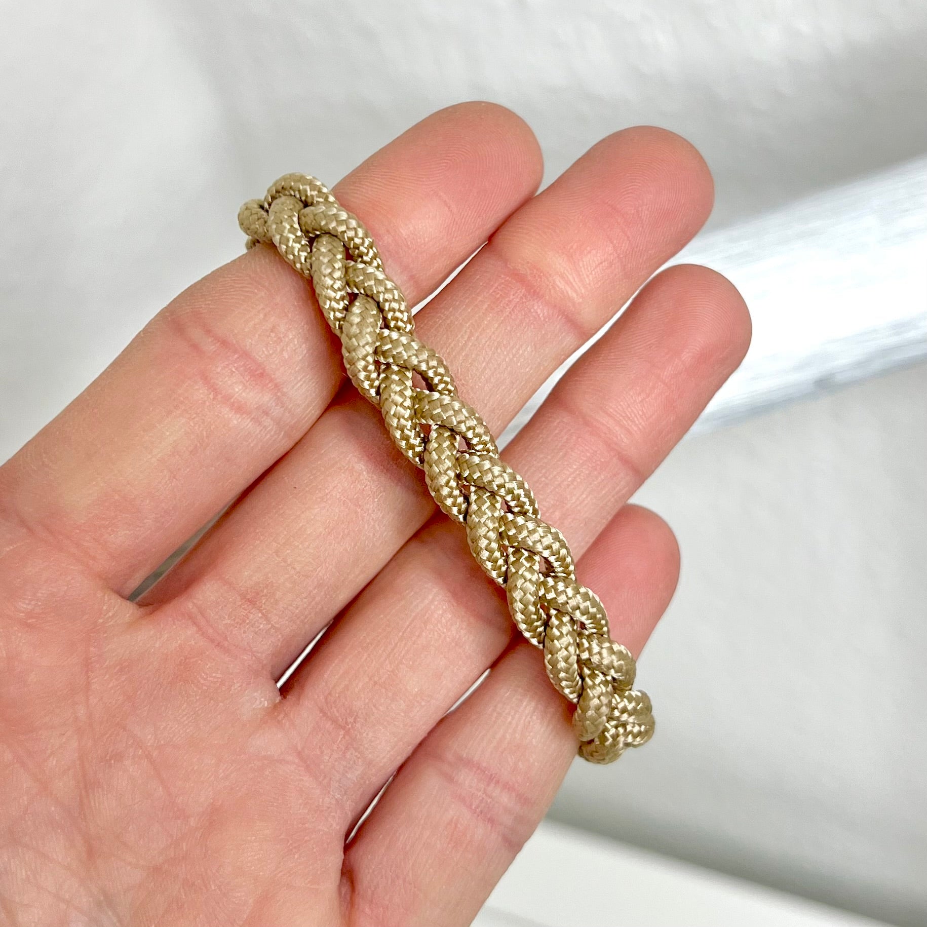 Armband „Wellentanz“ - Creme Gold