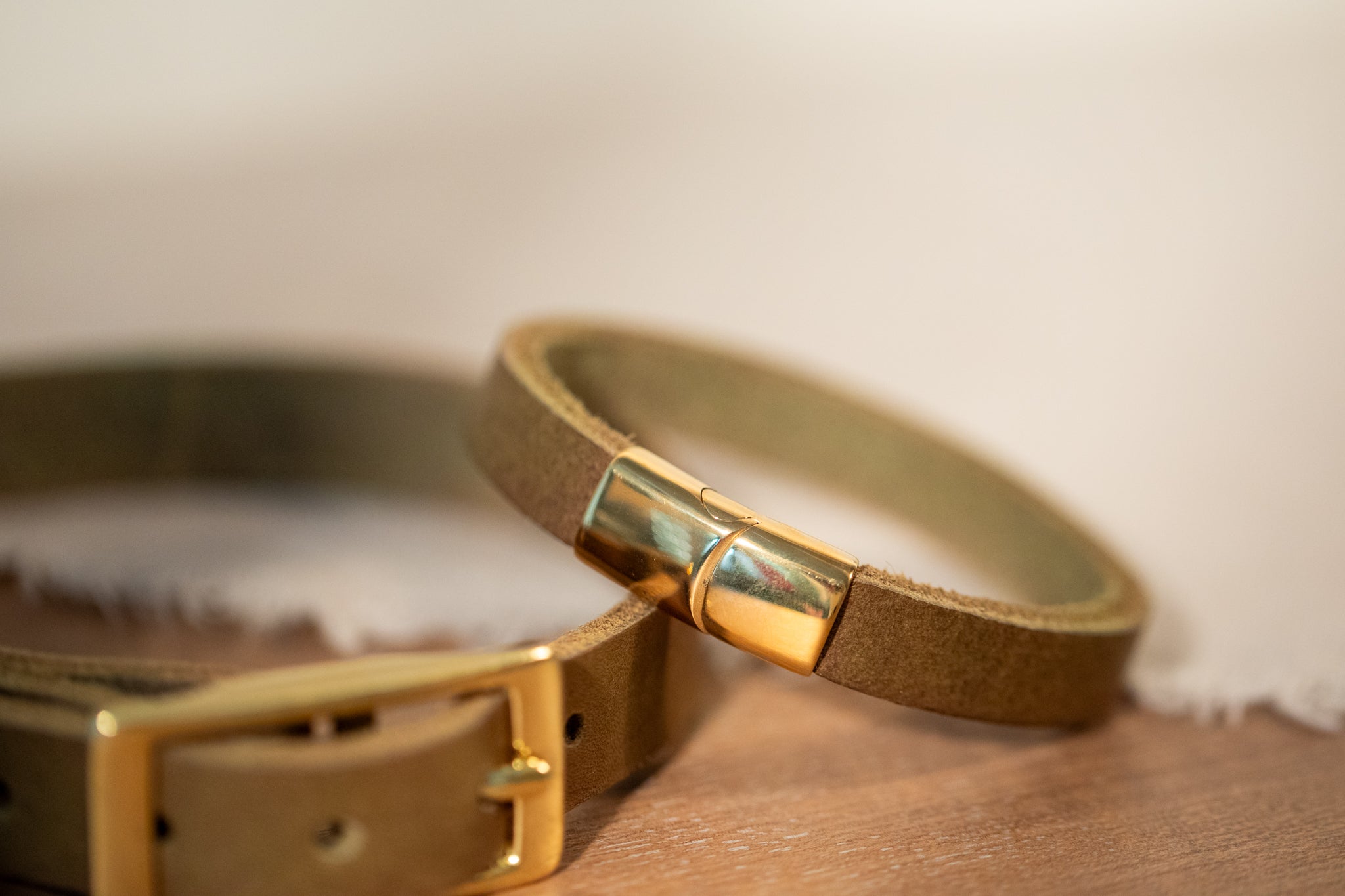 Partnerlook Set - Tova - Oliv Leder PUR - Halsband und Armband