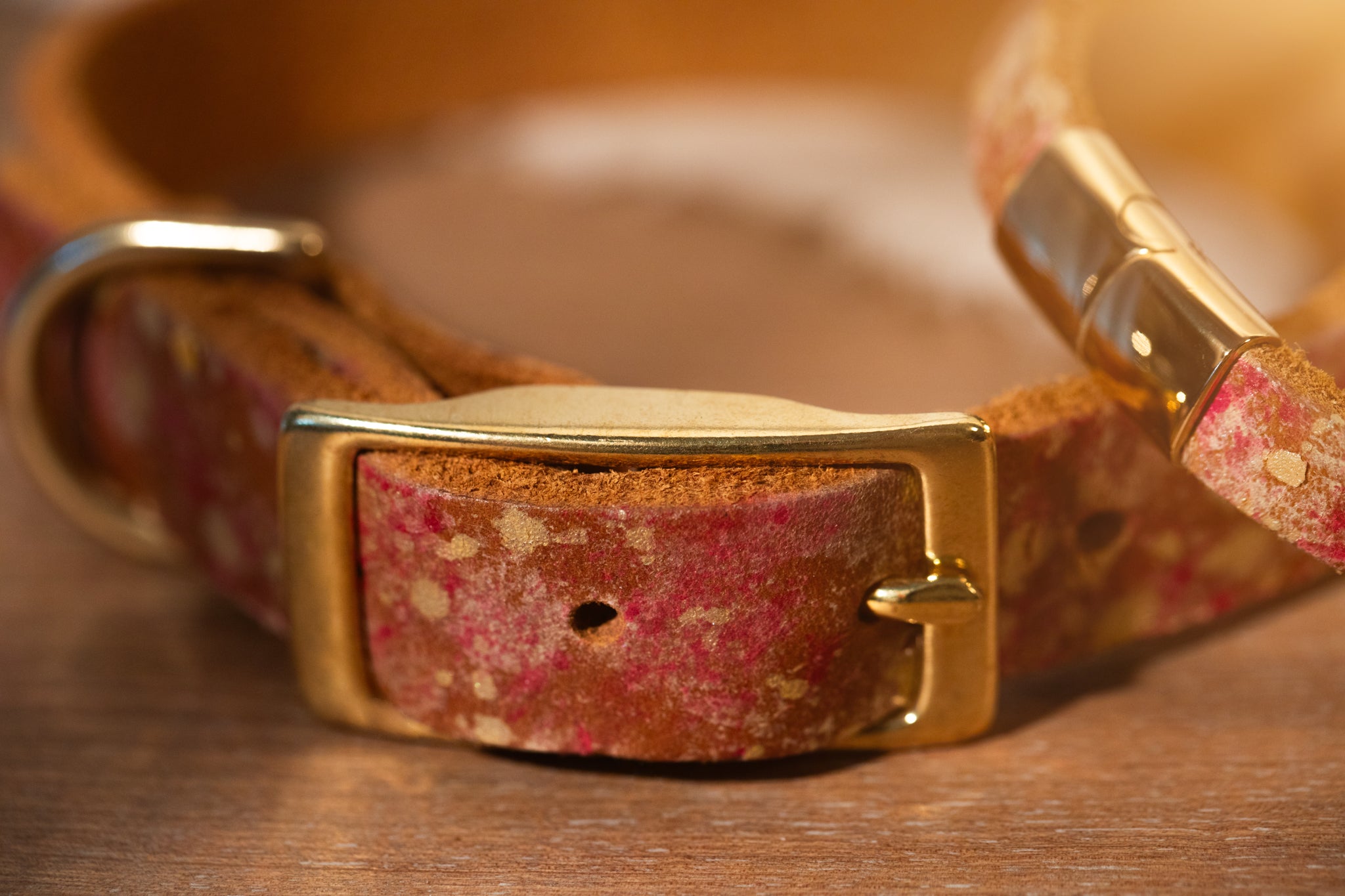 Partnerlook Set - Tillit- Cognac Leder veredelt - Himbeer x gold - Halsband und Armband