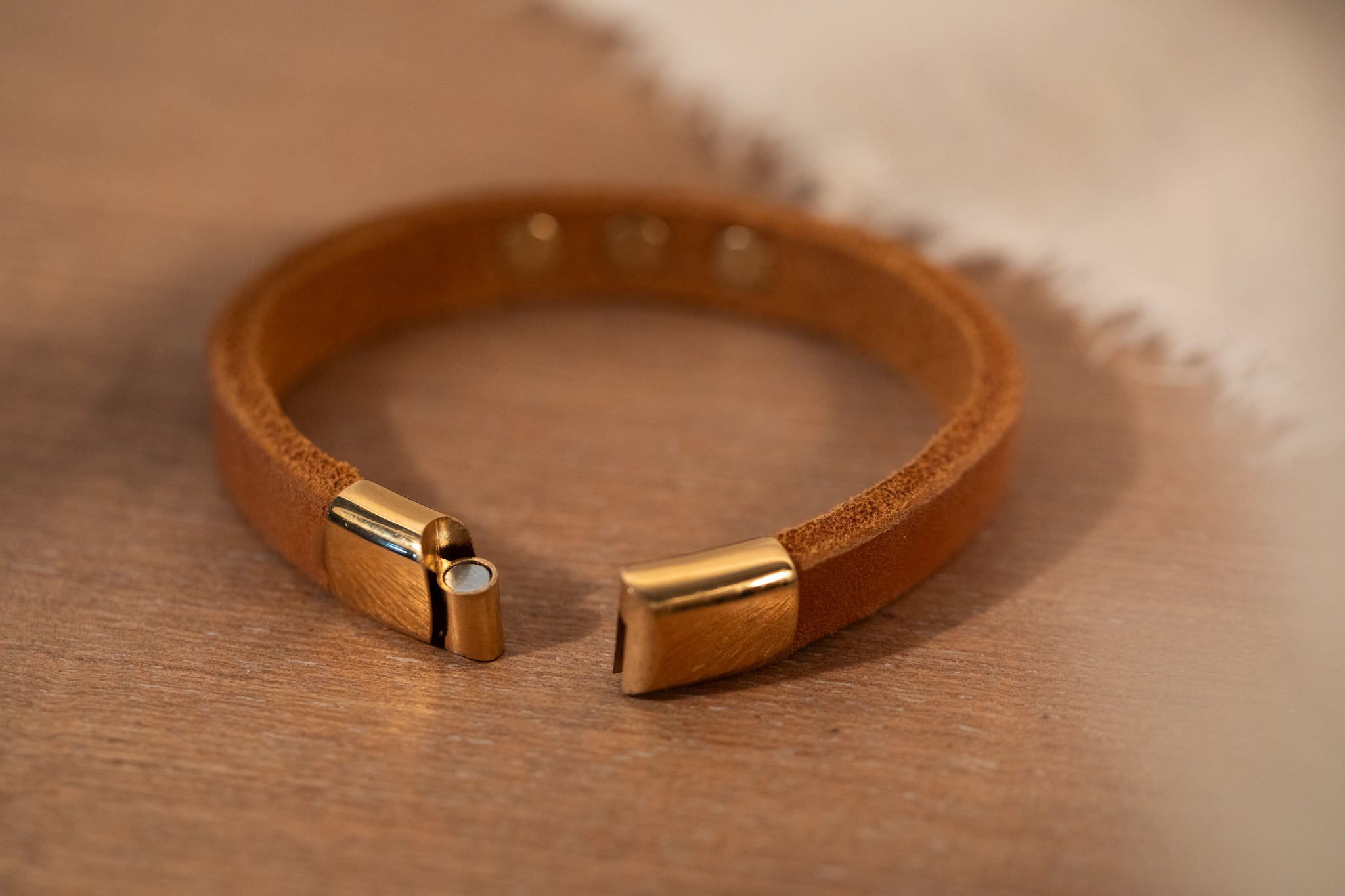 Partnerlook Set - „Weitblick“ - Halsband und Armband - Cognac Leder mit Strassnieten