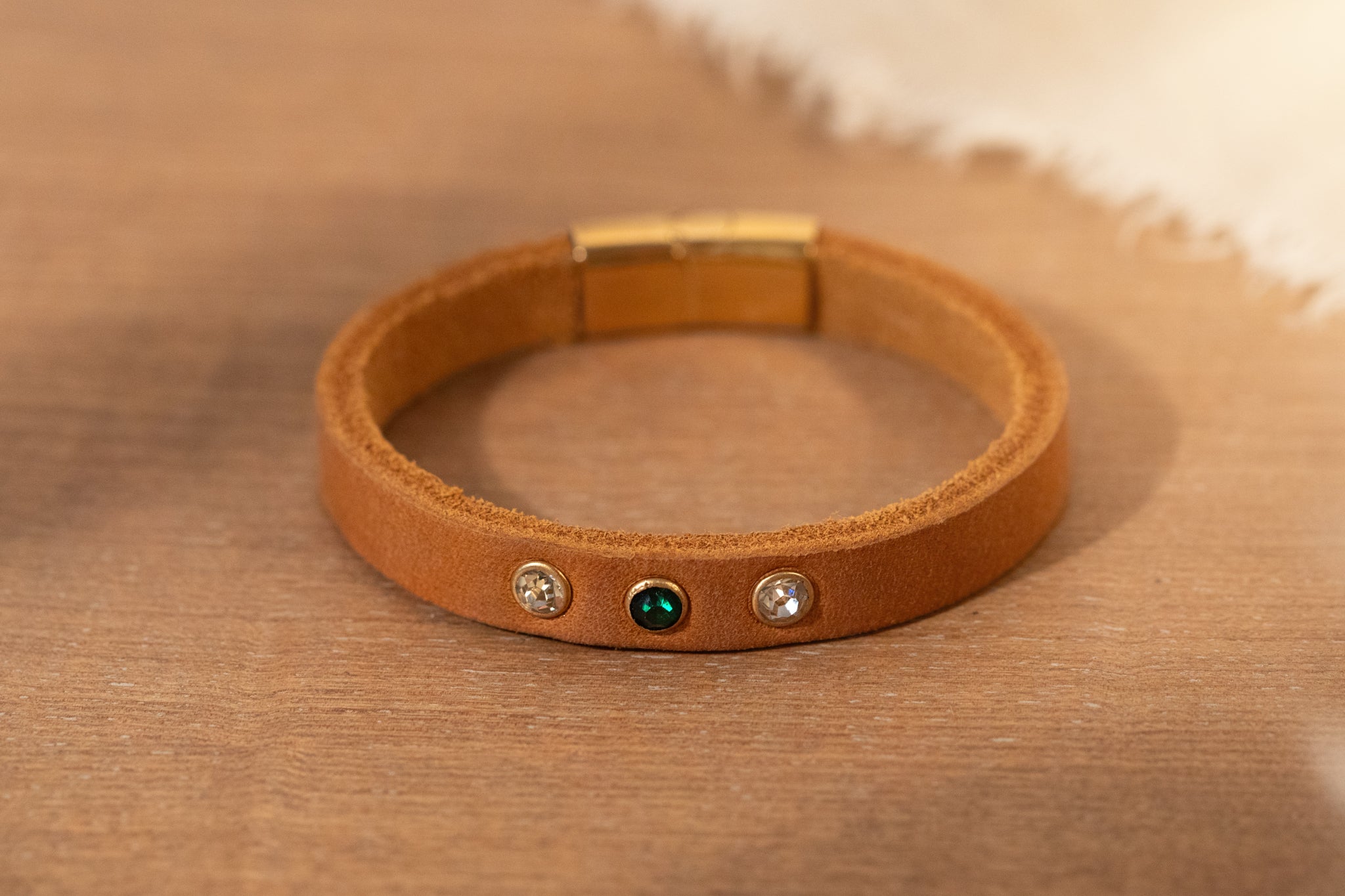 Partnerlook Set - „Weitblick“ - Halsband und Armband - Cognac Leder mit Strassnieten