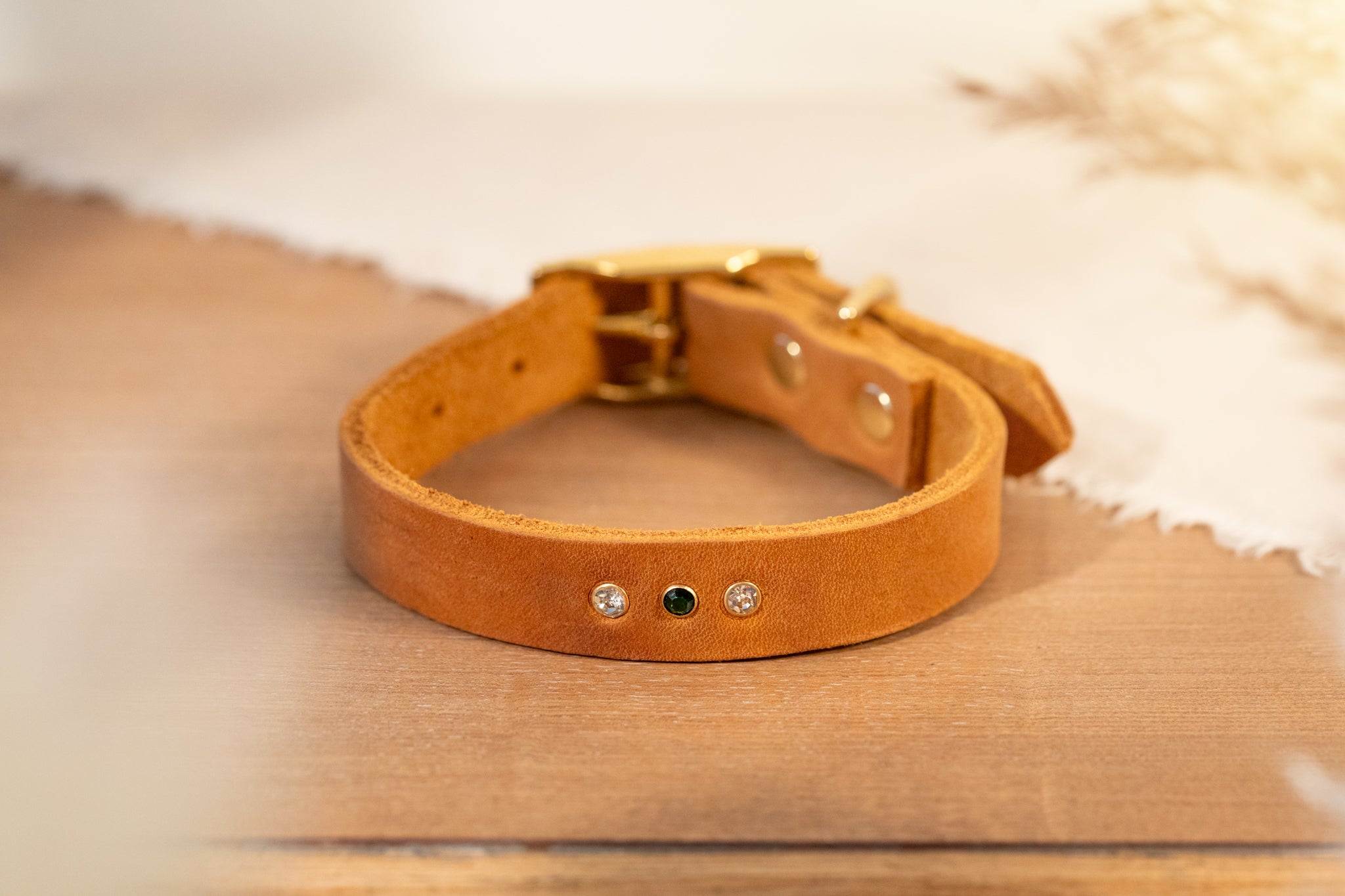 Partnerlook Set - „Weitblick“ - Halsband und Armband - Cognac Leder mit Strassnieten