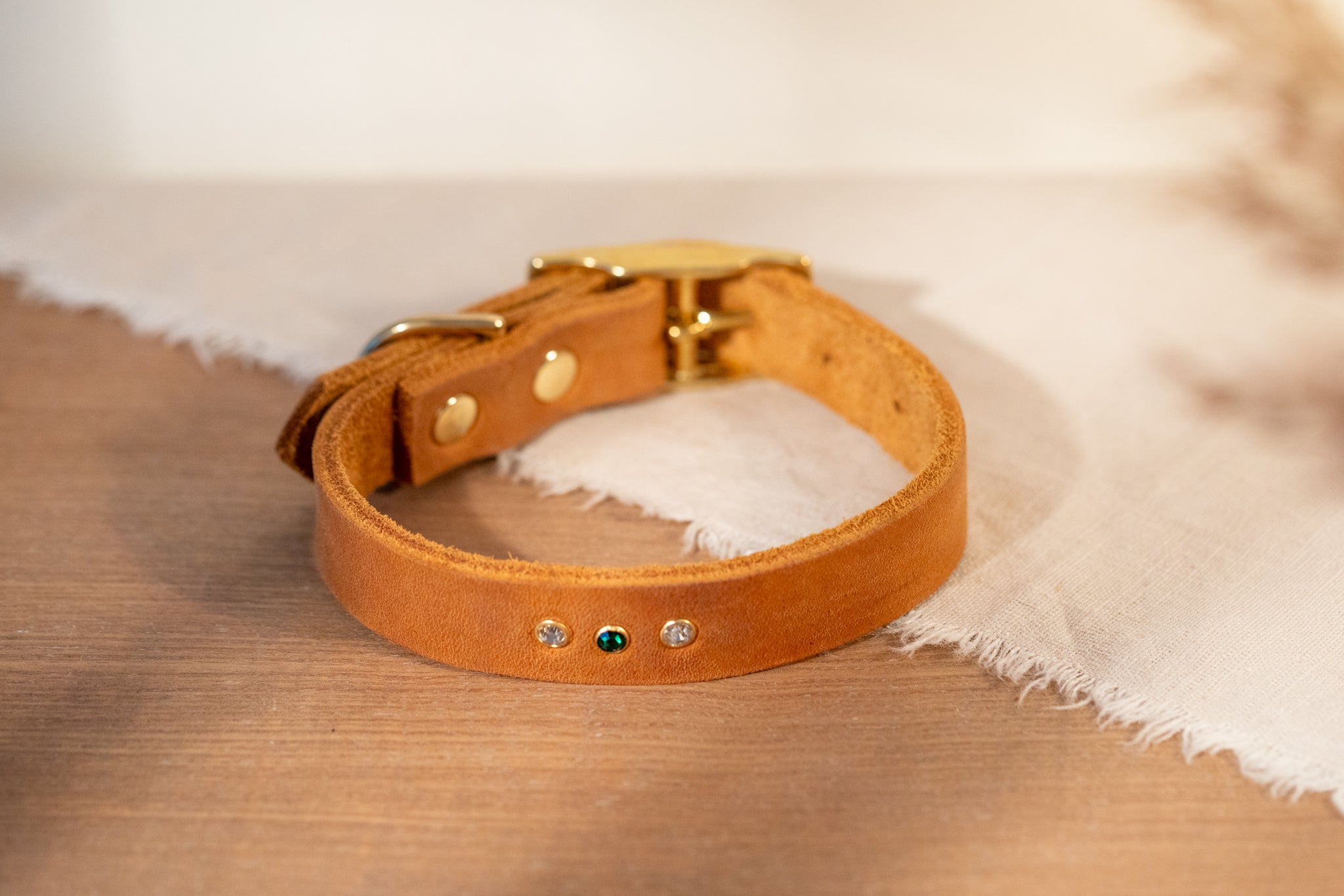 Partnerlook Set - „Weitblick“ - Halsband und Armband - Cognac Leder mit Strassnieten