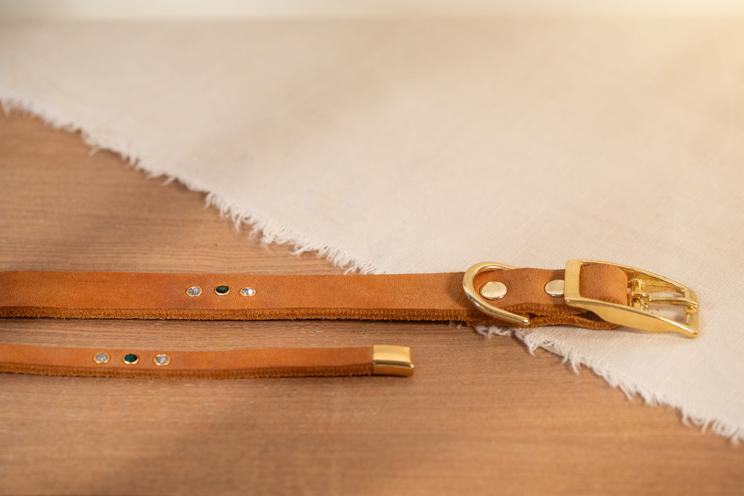 Partnerlook Set - „Weitblick“ - Halsband und Armband - Cognac Leder mit Strassnieten